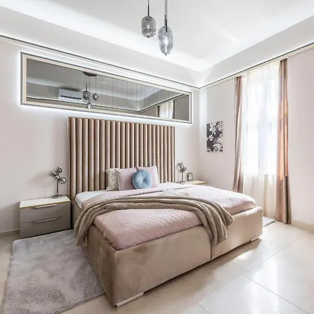 High-End Luxurious Royal Residence In The Heart Of Budapest Exterior foto