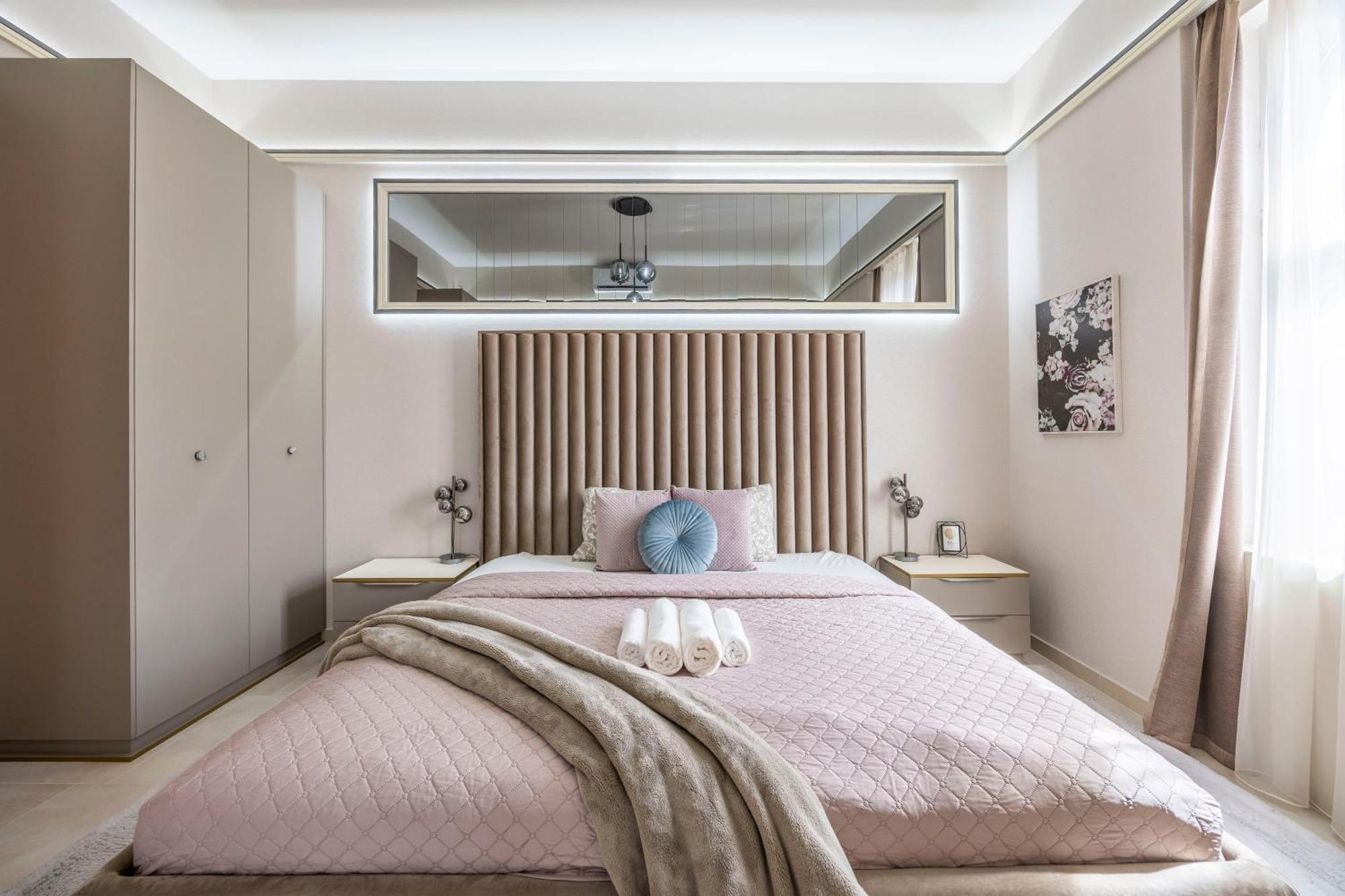 Apartment High-end Luxurious Royal In The Heart Of