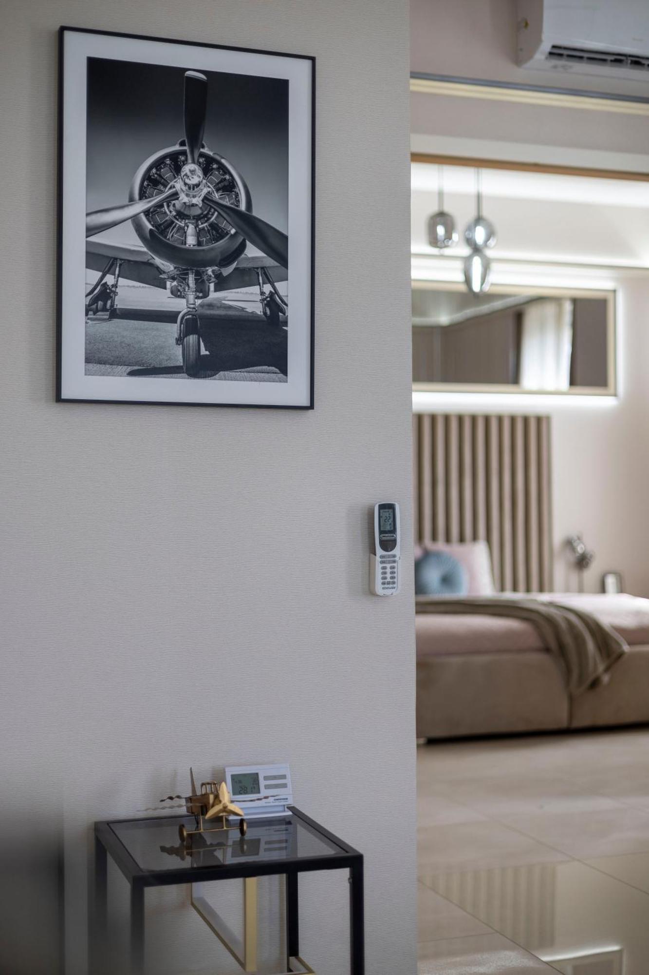 High-end Luxurious Royal In The Heart Of Apartment *