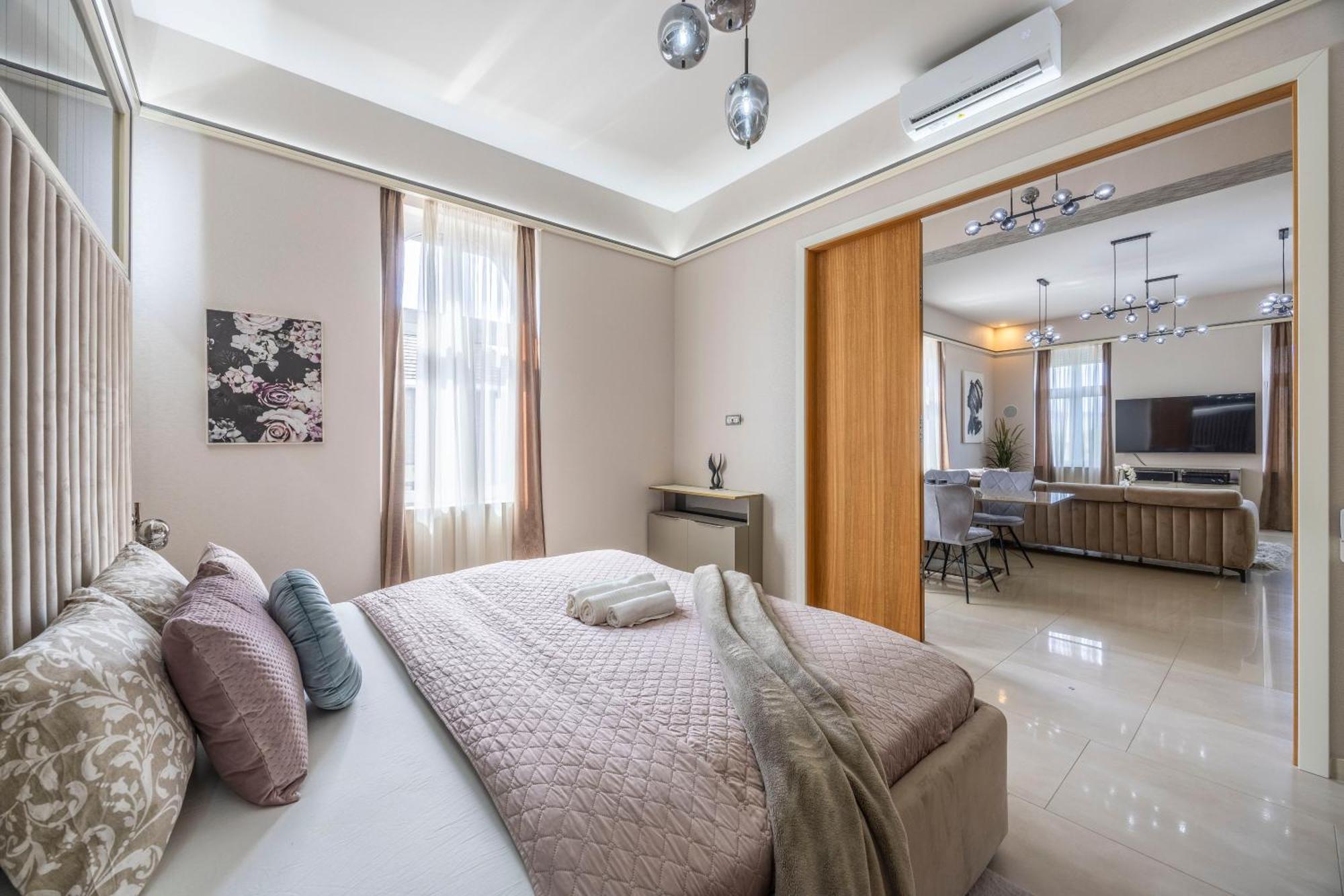 High-end Luxurious Royal In The Heart Of *
