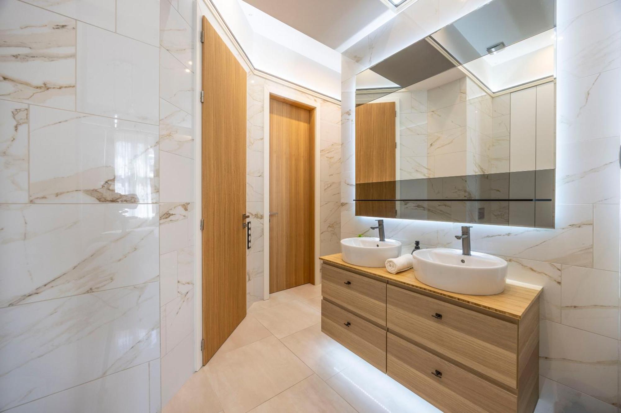 High-end Luxurious Royal In The Heart Of Apartment Budapest